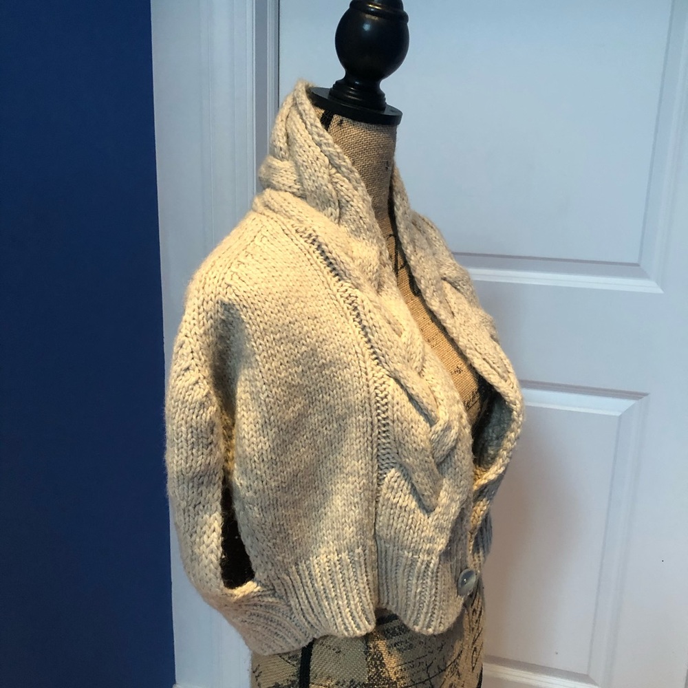 Beautiful Thick Crop Sweater Shrug cardigan - Picture 3 of 8